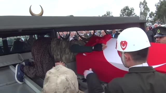 Şehitlerimizi Uğurluyoruz - Şehit Uzman Çavuş Halis Koca'nın Cenaze Töreni