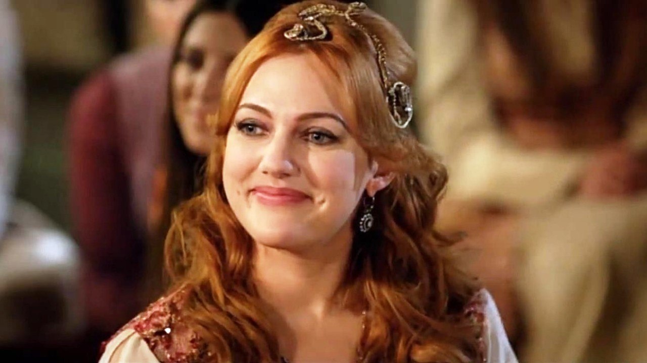Meryem Uzerli aka Hürrem Sultan Beautiful Turkish Actress - Photos ...