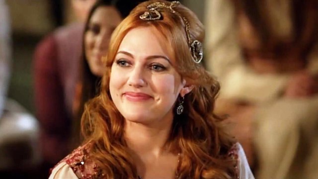 Meryem Uzerli aka Hürrem Sultan Beautiful Turkish Actress - Photos Collection of Top Turkish Beauty Meryem Uzerli