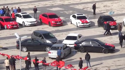 Otomobilleriyle Ay-Yıldız Yaptılar