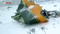 Moskova yakınlarında düşen uçağın enkazı görüntülendi