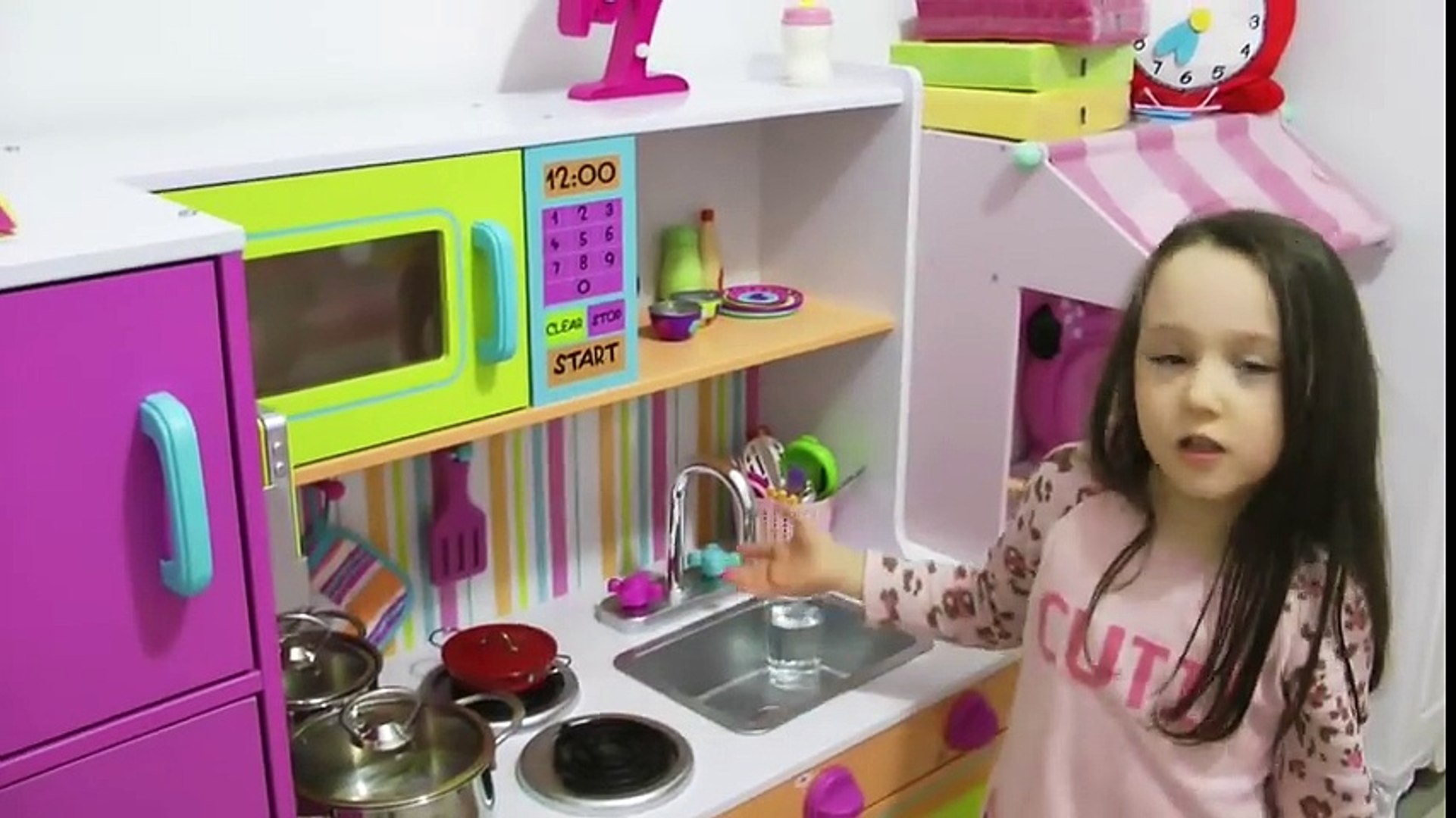 ÖYKÜNÜN YENİ OYUNCAK MUTFAĞI , Kidkraft Kids Toy Kitchen play time -  Dailymotion Video