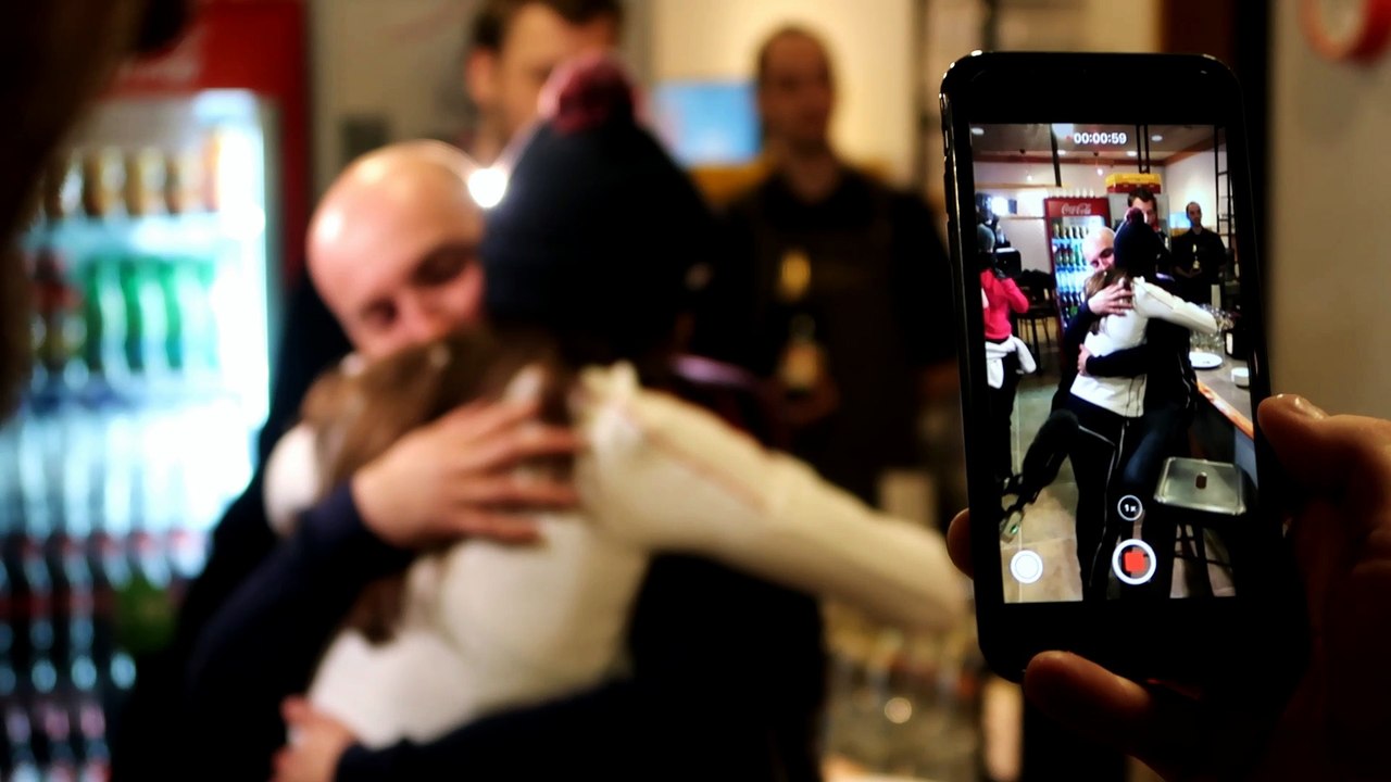 JO-2018 : la célébration du titre olympique en ski de bosses de Perrine Laffont à PyeongChang