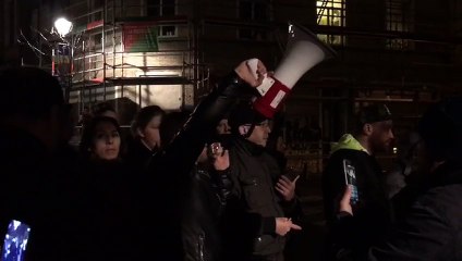 Un blogueur veut déloger les squatteurs, la police en nombre