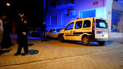 Ayrı yaşadığı eşinin aracına kuruşun yağdırdı