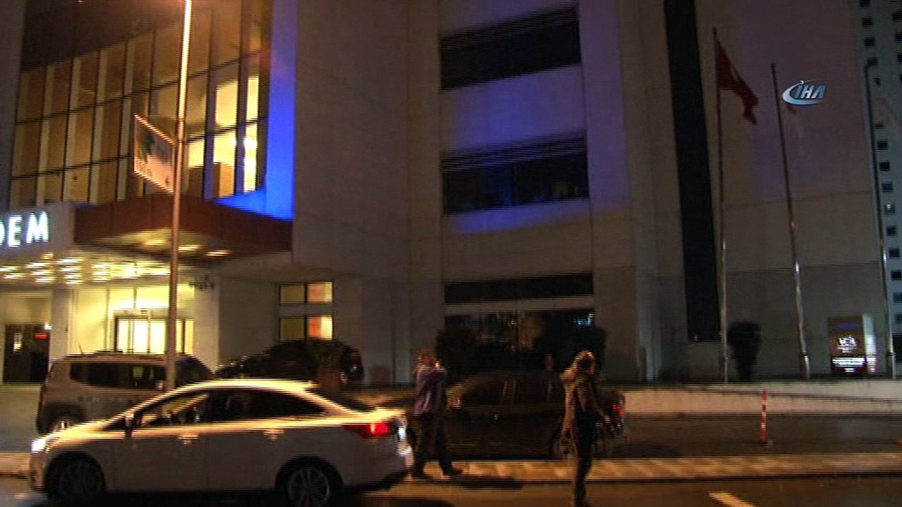 Kadir İnanır hastaneye kaldırıldı