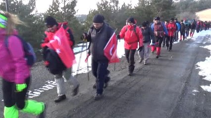 Mehmetçiğe Destek İçin 10 Kilometre Yürüdüler