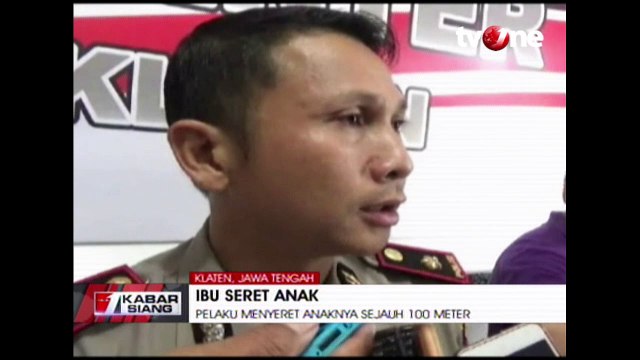 Ibu Tega Seret Anaknya Menggunakan Sepeda Motor