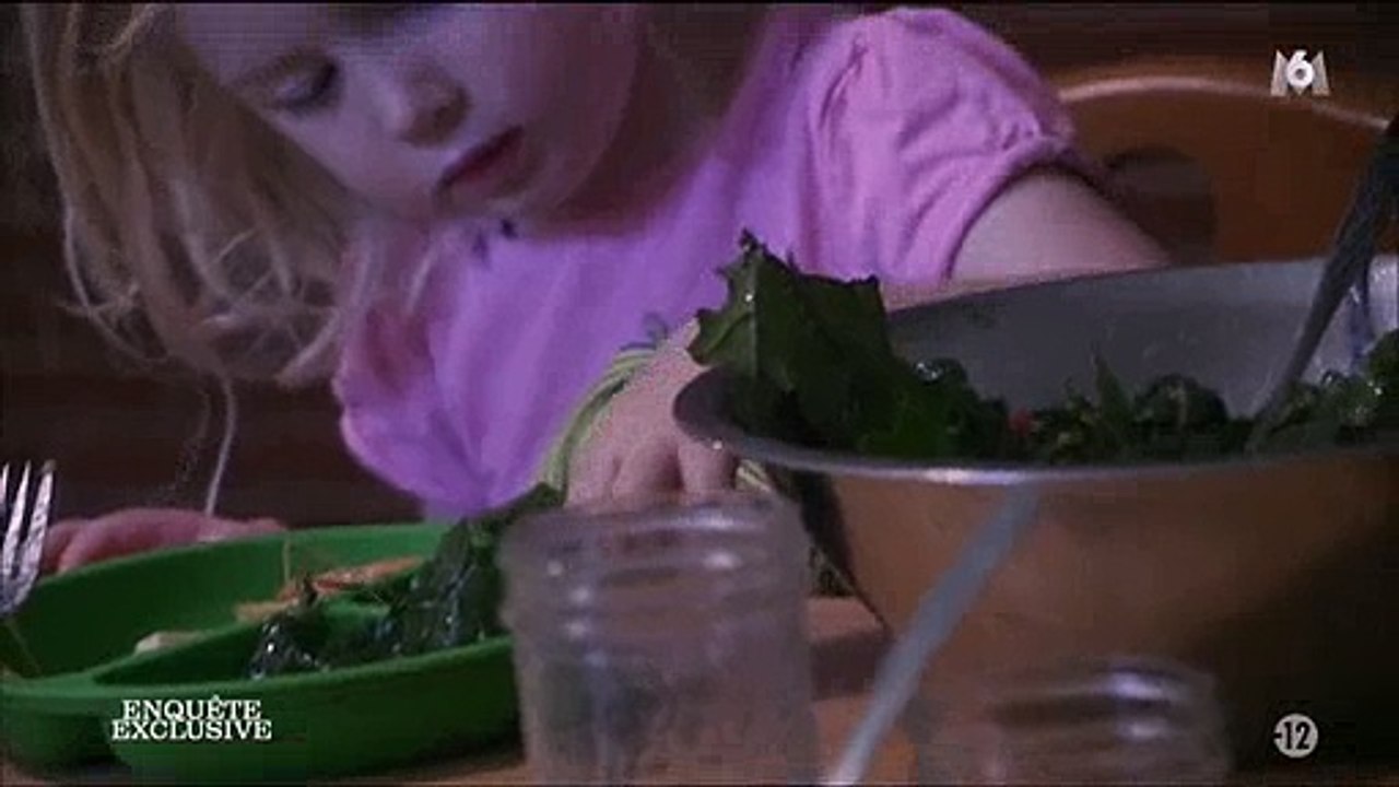 Après avoir adopté un enfant, une famille américain décide de s'en séparer 4ans plus tard - Regardez