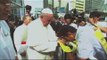 The Path of Pope - Pope Francis holding Yoo-min's father hands among the crowds 20140818