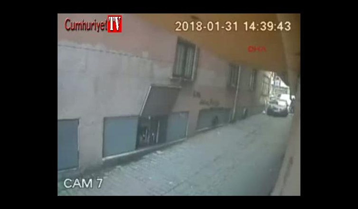 Cinayet anı kamerada... Suriye'den birlikte kaçtığı arkadaşını neden öldürdüğünü itiraf etti