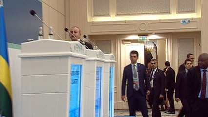 Bakan Çavuşoğlu: 'ABD YPG ile işbirliğini sürdürmek için DEAŞ'a dokunmuyor'
