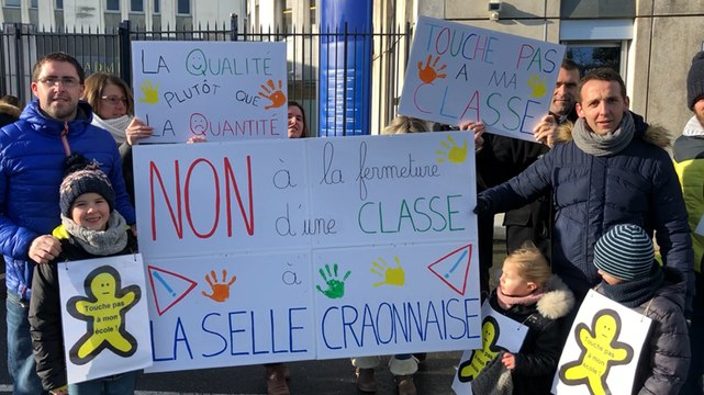 Mobilisation contre le projet de fermeture de classes en Mayenne