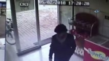 Cami Yardım Kutusunu Çalan Hırsız Kameraya Takıldı