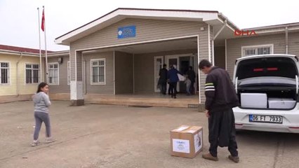 Şanlıurfa Siverek'te, 200 Öğrenciye Bot ve Kaban Yardımı