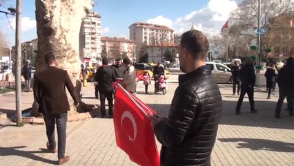 Kütahya Belediyesi 10 Bin Türk Bayrağı Dağıttı