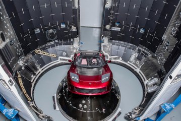Que va-t-il arriver à Tesla Roadster et Starman?