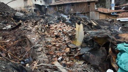 Yangında annesini kaybeden ve işyeri yanan vatandaş konuştu