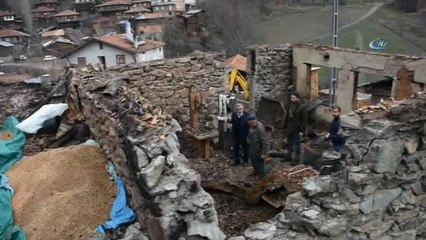Yangında Annesini Kaybeden ve İşyeri Yanan Vatandaş Konuştu
