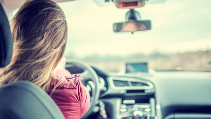 6 Potentially Life-Saving Tips Every Woman Driving Alone Should Know