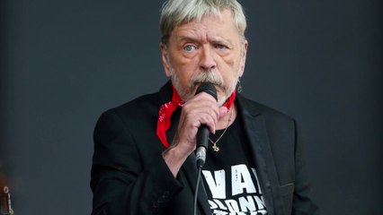 Le chanteur Renaud hospitalisé