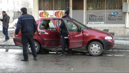 Ayrı yaşadığı eşini öldürdü, babasını ağır yaraladı