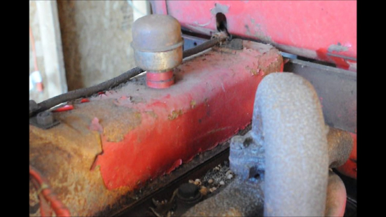 Junk yard Rescue....International Tractor    240       Day 5   carburetor repairs