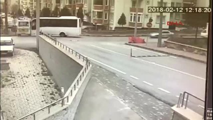 Edirne'de Okul Servisi Minibüsle Çarpıştı 11 Yaralı-Ek