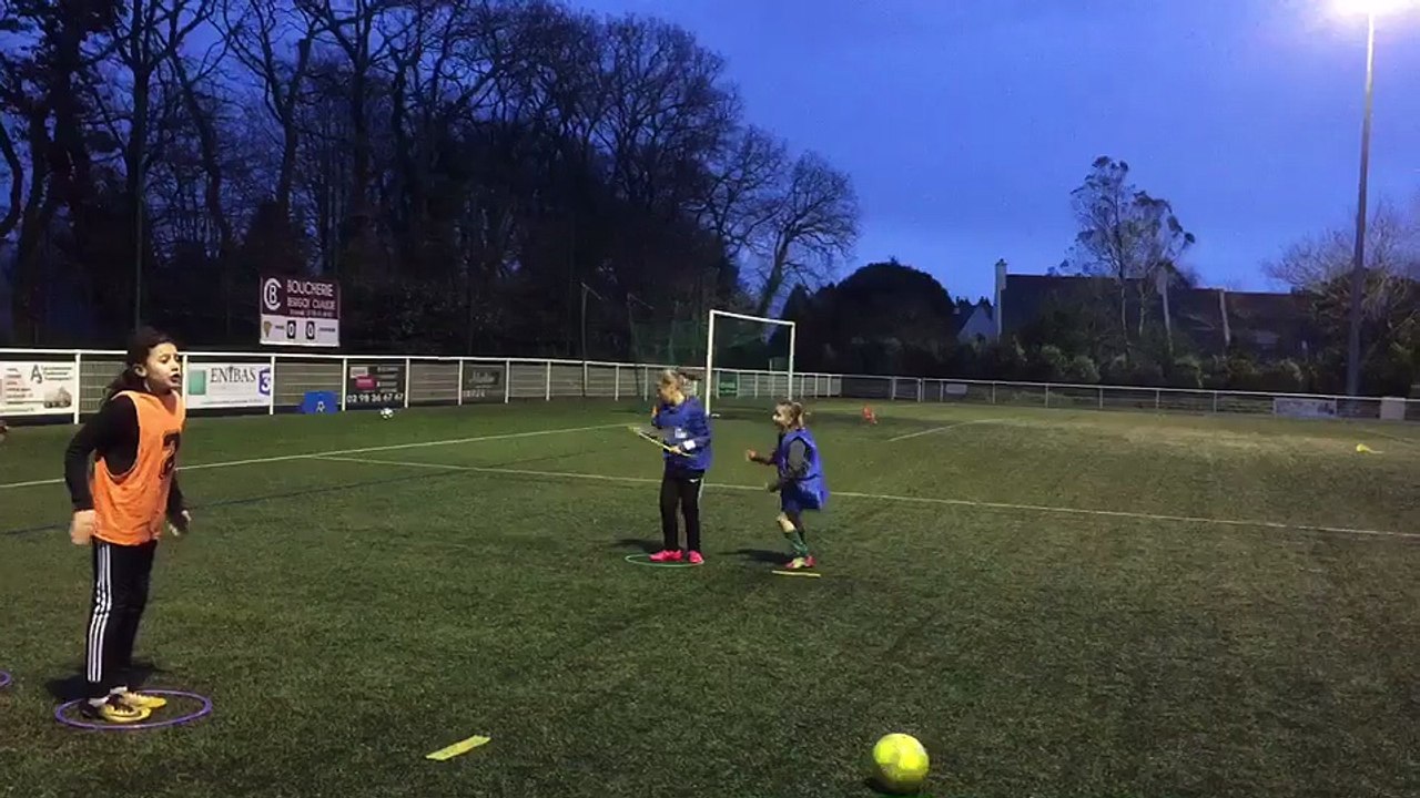 Entrainement-Jeu U11F & U13F (Entraînement du J...