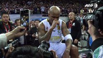 Stephon Marbury bids teary adieu to basketball