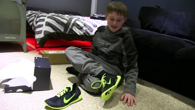 NIKE CUSTOM SHOES - MORNING DRIVE TO SCHOOL - FAMILY VLOG
