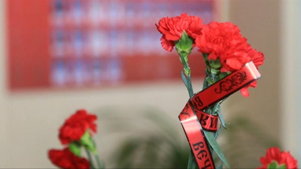 Flugzeugabsturz: Hinterbliebene trauern