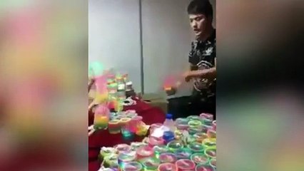 El rey del muelle coloreado y saltarín  cuántas horas practicará