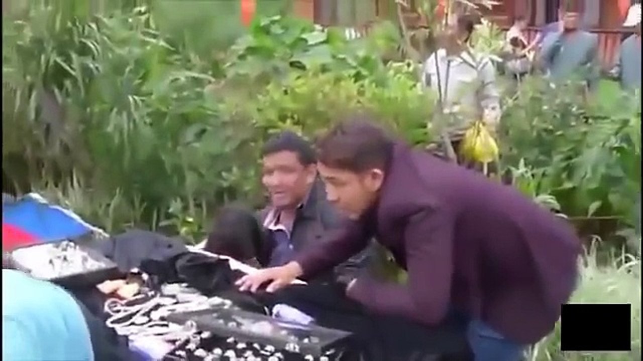 لحظة حدوث الزلزال بالصوت والصورة ، وكأنك معهم !!!