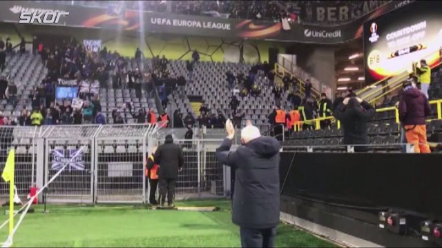 Başkan taraftarı gözyaşları içinde alkışladı