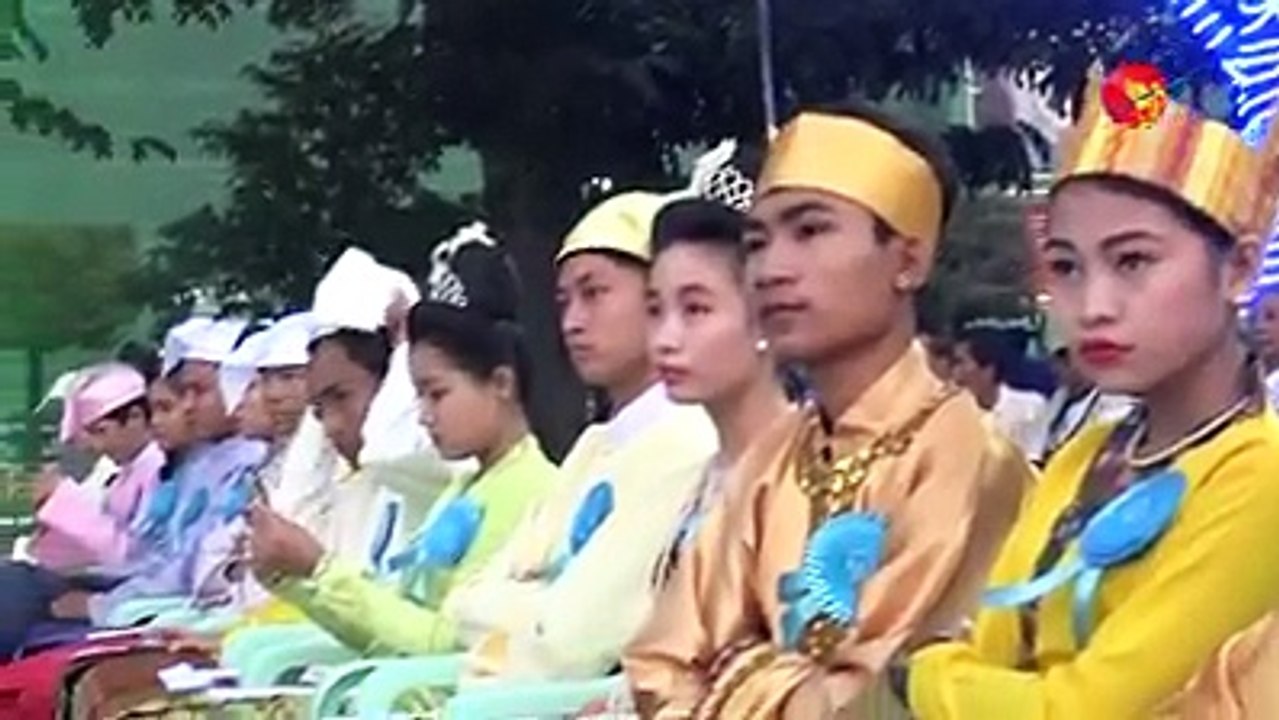 ေဝဖန္ခံရတဲ့ ႏိုင္ငံေတာ္ အတိုင္ပင္ခံပုုဂၢဳိလ္ ေဒၚေအာင္ဆန္းစုၾကည္၏ ပံုုကိုု ေဒၚသန္းျမင့္ေအာင္ ဘာေျပာလဲ (႐ုုပ္/သံ)