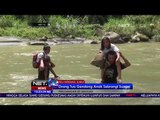 Orang Tua Rela Gendong Anak Sebrangi Sungai Untuk Bersekolah - NET12