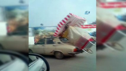 Trafikte yürekleri ağza getiren görüntüler kamerada