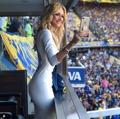 Güzel Model Victoria Lopyreva, Boca Juniors Maçında Tribünlerin İlgi Odağı Oldu