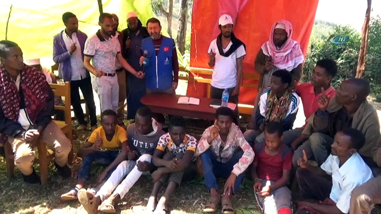 - Müslüman Olup, Recep, Tayyip Ve Erdoğan İsimlerini Aldılar- Etiyopya’da Yüzlerce Kişi Düzenlenen Törenlerle Müslüman Oldu