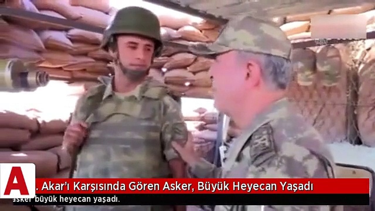 Org. Hulusi Akar�ı karşısında gören askerimiz büyük heyecan yaşadı