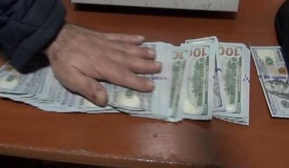 Para dolu çanta buldu, sahibine teslim etti