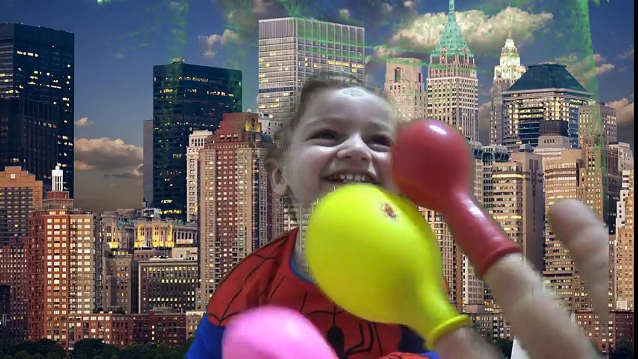 Spider Man Yıldıray Parmak Ailesi ile Renkleri Öğreniyor