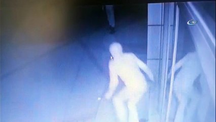 Maskeli hırsızlardan sopalı soygun kamerada