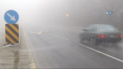 Bolu Dağı’nda yoğun sis ve hafif kar yağışı