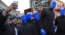 Mavi Kafalı Adamlar İstanbul'a Geldi, Halk Büyük İlgi Gösterdi