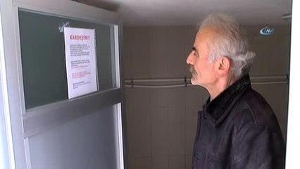 Beyoğlu'nda İmam Evsizlere Camiyi Açtı