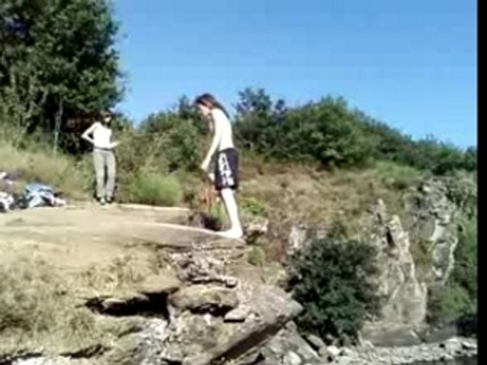 kolarkoll Dim exécute un salto arrière