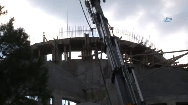 Cami İnşaatında İskele Çöktü: 1'i Ağır 3 Yaralı