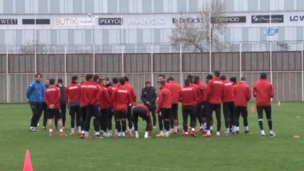 İpekoğlu: "Birinci Önceliğimiz Ligde Kalmayı Garantilemek"